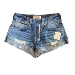 Free People - Romeo Rolled Cut Off Denim Shorts in Beach Break